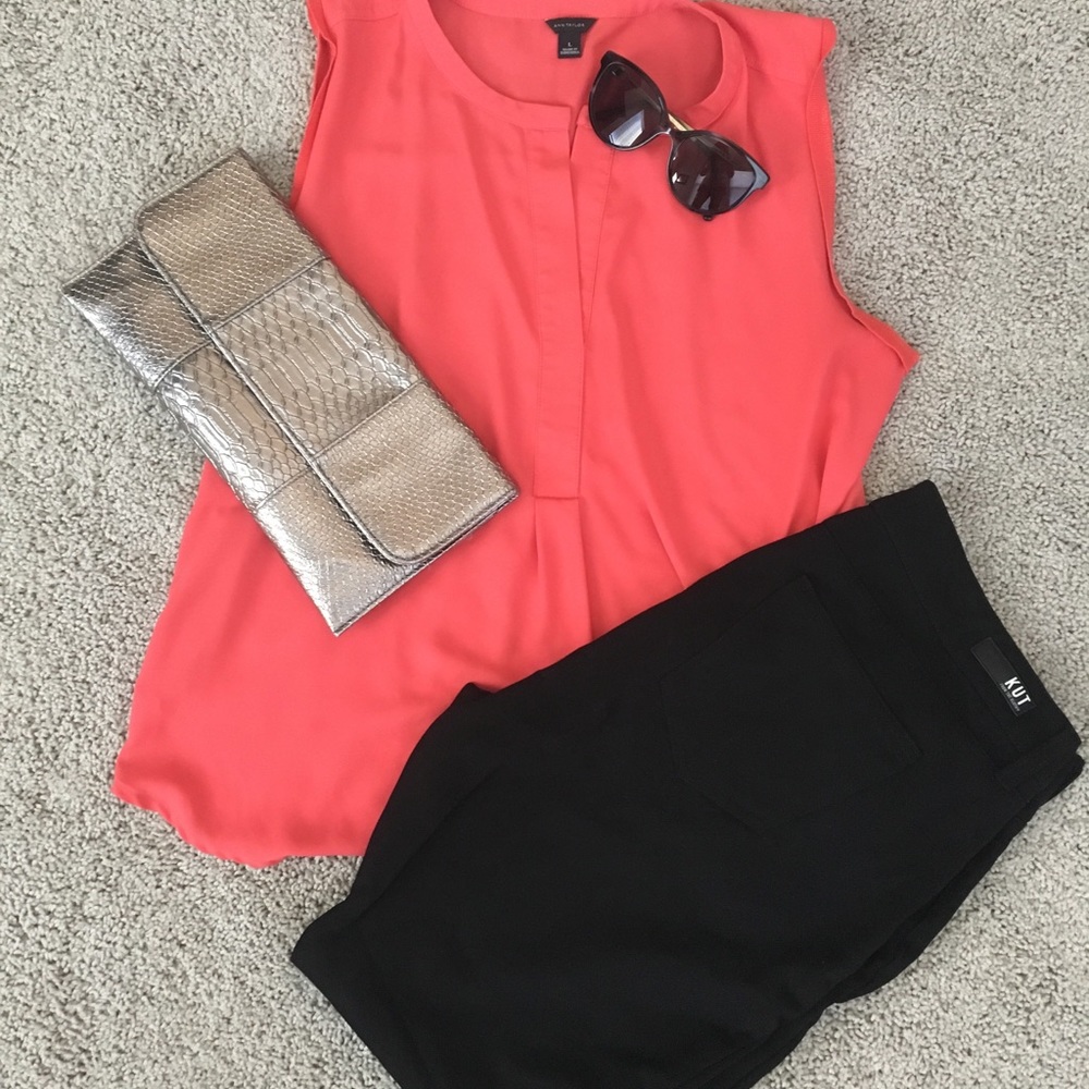 Ann Taylor sleeveless v blouse